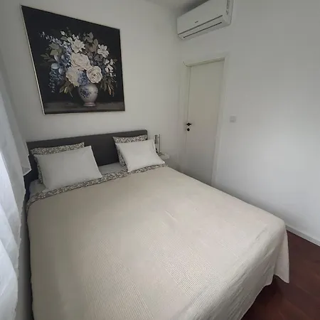 Nino Apartament *